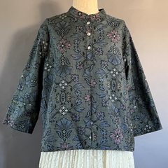 着物リメイク 大島紬 花柄 カットソー チュニック スタンドカラー 深緑 | Kimono Remake Oshima Tsumugi Floral Pattern Cut and Sew Tunic Stand Collar #2409-013