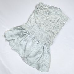 帯揚げ　くすみ水色　中抜き絞り