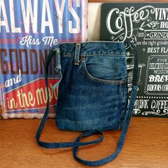 126★USEDデニムリメイク サコッシュ ショルダーバッグ ポシェット ミニバッグ ジーパンリメイク★