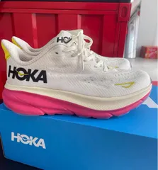 ホカオネオネ HOKAONEONE CLIFTON 9 クリフトン 9   ランニングシューズ ランニング ロード マラソン ランシュー 厚底 男女兼用 ホワイト×レッド 送料無料