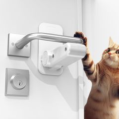 【1個】ドアノブ ロック チャイルドロック ドアロック 保育士さん監修 窓 ロック ドアノブカバー 猫 脱走防止 部屋鍵後付け 設置簡単 赤ちゃん ペット ドアノブ ロック ドア開け防止 後付け 鍵 ドアストッパー ベビーガード BluwieBroka 180