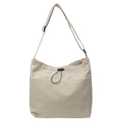Off-white, large-capacity shoulder bag for women. A4 size. Lightweight and versatile, this versatile shoulder bag is perfect for adults, women, or as a mother's bag. Stylish and unisex.