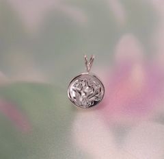 新品 かすう工房 ラッコ ペンダントヘッド トップ シルバー silver925 新品 かすう工房 ラッコ ペンダントヘッド トップ シルバー silver925