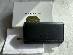 GIVENCHY 英字型押し キーケース ブラック 箱付き