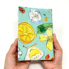 ハンドメイド＊リバーシブル 布ブックカバー 文庫本サイズ（南国風×木の実柄／2way仕様）B168