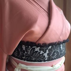 OB.92　着物 おしゃれ着こなし　帯飾り　成人式　前撮り　卒業式　袴　浴衣　白・黒ゴールド・黒　フリル