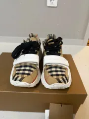 BURBERRY(バーバリー) チェック スニーカーズ 35 サブパラグラフ 220 サイズのサムネイル