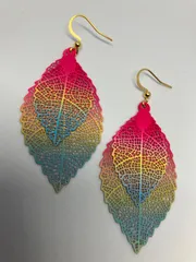 ❇︎ピアス❇︎ハンドメイド❇︎カラフル❇︎葉❇︎