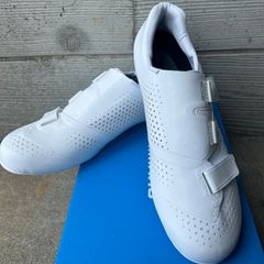 【ケーちゃん様専用品】 SHIMANO シマノ ビンディングシューズ RC5 SH-RC500 2021年モデル 白 EUR41 26cm 【送料無料】