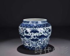 Chinese Antique Art: Ming Dynasty, Xuande Period, Blue and White Porcelain Vase with Fish and Seaweed Design, Antique Ceramics, Chinese Artifact, Fine Art, Collection (R07081801)