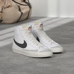 NIKE BLAZER MID '77 VNTG WHITE/BLACK ブレザー ナイキ