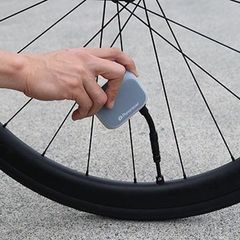新品・未使用・特価品 パナレーサー(Panaracer）電動携帯ポンプ・米/仏式対応・P-pump BEP-01B(#00665719)