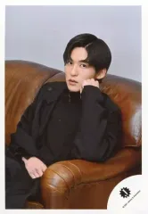 【中古】生写真(ジャニーズ) Snow Man/目黒蓮/上半身/「滝沢歌舞伎ZERO 2021」グッズオフショット/公式生写真