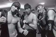 【中古】生写真(男性) EXILE/AKIRA・KEIJI・KENCHI/横型・上半身裸・頭にバンダナ/「月刊EXILE 2011 8月号付録