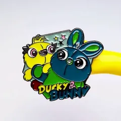 再入荷！送料無料！ ★ピンズ PINS★ピンバッジ 【 Toy Story ( トイストーリー ) 】ダッキー＆バニー〚アメリカン雑貨 アメトイ〛