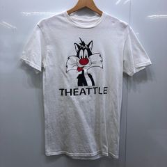 エルヴィン猫&リヴァイ猫 Tシャツ Illustrations by 黒ねこ意匠 - メルカリ