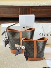 【今日特価】Celine TRIOMPHE トリオンフ バケットバッグ（2023 New Model）｜リサ同款