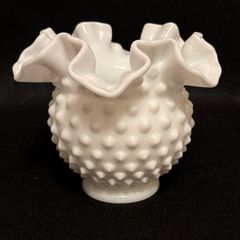 【週末SALE中！!】フェントン　ホブネイル　クランベリーガラス花瓶 フェントン製 ピンク ミルクガラス 花瓶 – Allen Antiques