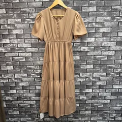 📣GW値引きSALE📣　【新品　未使用　タグ付き】　【BLUEEAST/ブルーイースト】　フレアスリーブティアードワンピース　レディース　ワンピース　ドレス　ロングワンピース　五分袖　半袖　無地　モカ　Mサイズ