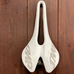 【新品未使用】 SELLE SMP F30 ロードバイクサドル サドル ロードバイク 白サドル 【送料無料】