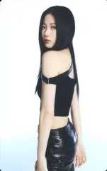 【中古】コレクションカード(女性) 09：LE SSERAFIM/KAZUHA(カズハ)/「2023 LE SSERAFIM TOUR ‘FLAME RISES’ IN SEOUL」ミニフォトカード