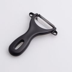 Black SUNCRAFT Suncraft Julienne Peeler, Kinpira Peeler. Stainless steel, perfect for julienne, kinpira, and carrots. A time-saving cookware and cooking tool.