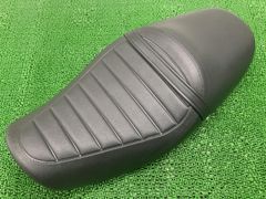 ハーレー Saddlemen カフェレーシングシート タックロール ゲル入り