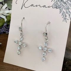 値下げ中☆クロスシルバーピアス☆Silver☆ホワイトデープレゼント結婚式パーティーにも