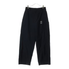 PRADAネイビースカートスーツ PRADA (プラダ) RE-NYLON リナイロン 三角ロゴプレート付き