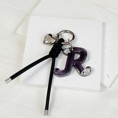 イニシャルキーホルダー　クリアブラック　ソフトレザーコード　ブラック　ぷっくりハートチャーム付き