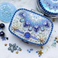 ブルー曼荼羅のピルケースver.2　ハンドメイドピルケース　ハンドメイドレジン　レジンピルケース　小物入れ