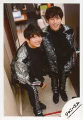 【中古】生写真(ジャニーズ) 関西ジャニーズJr./古謝那伊留・今江大地/全身・衣装黒・銀・両手下・笑顔・今江右向き/「関ジュ 夢の関西アイランド 2020 in 京セラドーム大阪 ～遊びにおいでや!満足 100%～」グッズオフショット/公式生写真