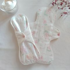 【布ナプキン】無添加コットンフランネルとダブルガーゼ 淡いピンクの花柄 26cm 30cm 2枚セット