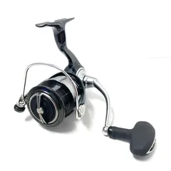 ダイワ セルテート3000スピニングリール 美品　PE新品 ダイワ セルテート3000スピニングリール 美品 PE新品 フィッシング