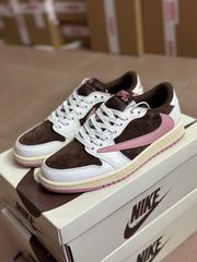 新品未使用 Nike ナイキ 男女兼用??箱付??新品?Nike ナイキ Air Jordan Travis Scott x Air Jordan 1 Low OG “Dark Pony” DZ4137-206