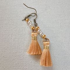☆ハンドメイド☆ゴールド＆パール☆フリンジタッセルピアス☆