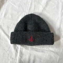 最終値下げ【完売商品】ヴィヴィアンウエストウッド　ワンポイントビーニー　ブラック Vivienne Westwood(ヴィヴィアンウエストウッド) ニットキャップ
