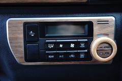 ハイエース 200系 スーパーGL 4型~ ウォールナット オートエアコン パネルシール 天然木 突板 LIF S-GL VanLife