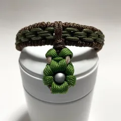 ペット用品　🐕‍🦺犬の首輪　🐈‍⬛猫の首輪　チョーカー　グリーン　鎖編み　フラワーチャーム付き　パラコード　ハンドメイド　★ 内寸23㎝