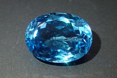 天然ブルートパーズ 25.99ct 約15mm×19mm