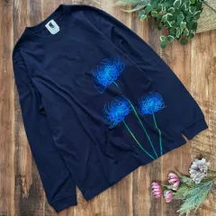 手描き青い彼岸花柄長袖Tシャツ  ネイビー 袖リブ付き ロンT