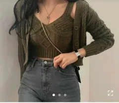 メルティング・ブルー ケーブル編み クロップド ニットカーディガン