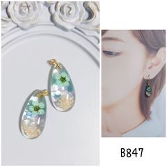 No847 レジン ピアス・イヤリング - メルカリ