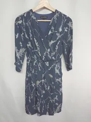 ◇ ⊂ BANANA REPUBLIC 総柄 シフォン素材 七分袖 膝丈 ワンピース サイズ0 ネイビー ホワイト レディース E  【1409100022216】
