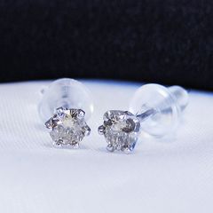 プラチナ　天然ダイヤモンドピアス　0.16カラット
