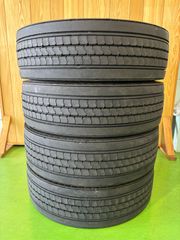 BS　タイヤ4本　215/70R17.5