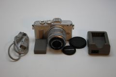 ■極上品■ OLYMPUS E-PL8 レンズキット ホワイト ＊24320