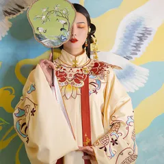 新品未使用 漢服  豪華刺繍デザイン 中国風  魚蓮明制漢服 秋冬用 刺繍入り セット 立襟斜襟デザイン 優雅な中国風 トレンド衣装 着回し可能 温かい素材 贈り物にも最適