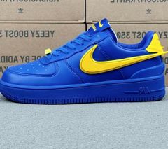 Nike Air Force 1 Low "Game Royal/Vivid Sulfur"ナイキ エア フォース 1 ロー "ゲームロイヤル/ヴィヴィッドサルファー" — 鮮やかなカラーリングが際立つコラボモデル