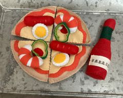 フェルトピザ　タバスコ付き　ままごと
